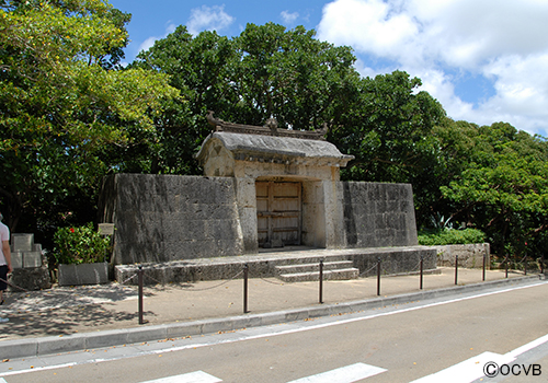 園比屋武御嶽石門