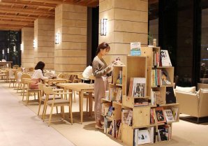 今日から４日間、ホテルストレータ那覇内のカフェにて「本のマルシェ」開催中です。言事堂もまちの本屋さんとしてミニ出店してい... [Twitter]