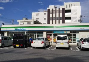 ファミリーマート 西崎六丁目店｜糸満市・コンビニ