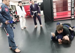 昨日は、名護にあるグランドスラムAPPからユキさんが柔術クラスに出稽古に来てくれましたｰｰｰ*⋆ たくさん練習できました... [Twitter]