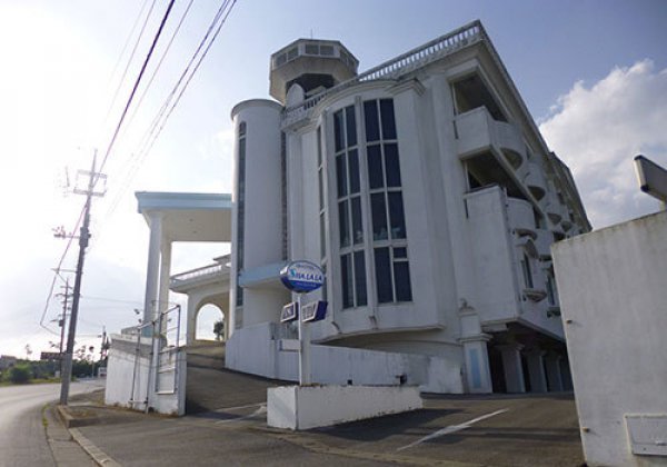 ホテル　シャララ｜沖縄市・宿泊・ビジネスホテル
