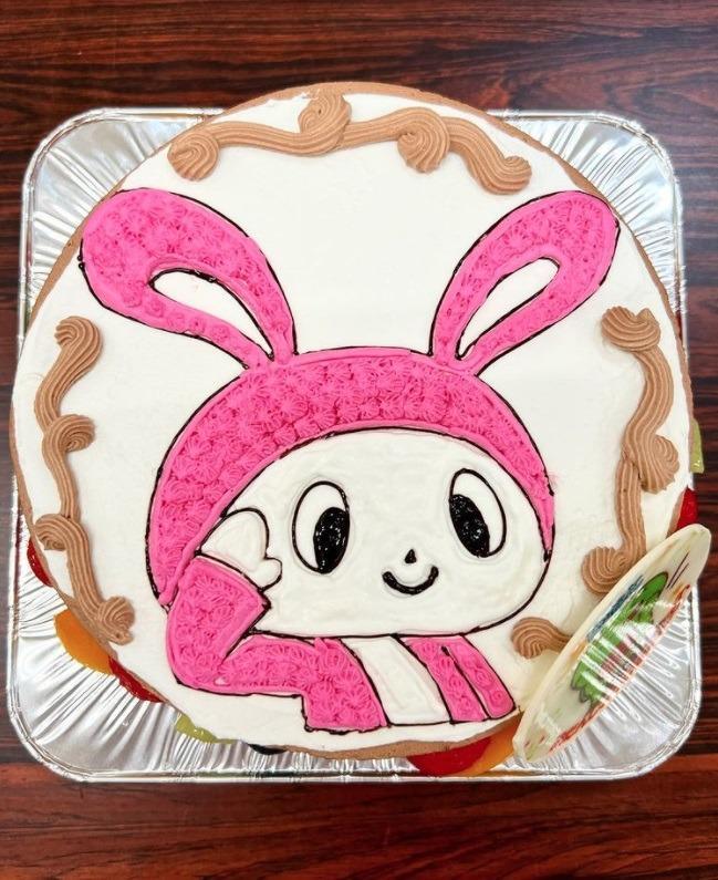 お気に入りのキャラクターで誕生日祝いはいかがですか 22 03 21 本島南部のケーキ いくぼ菓子店 糸満市 ケーキ 和菓子 美らタウン 沖縄 沖縄の観光 地域情報ポータルサイト